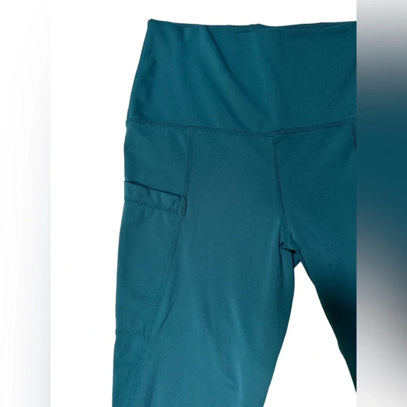 Glyder | High Rise Crop Leggings in green, Size XS - Picture 5 of 9